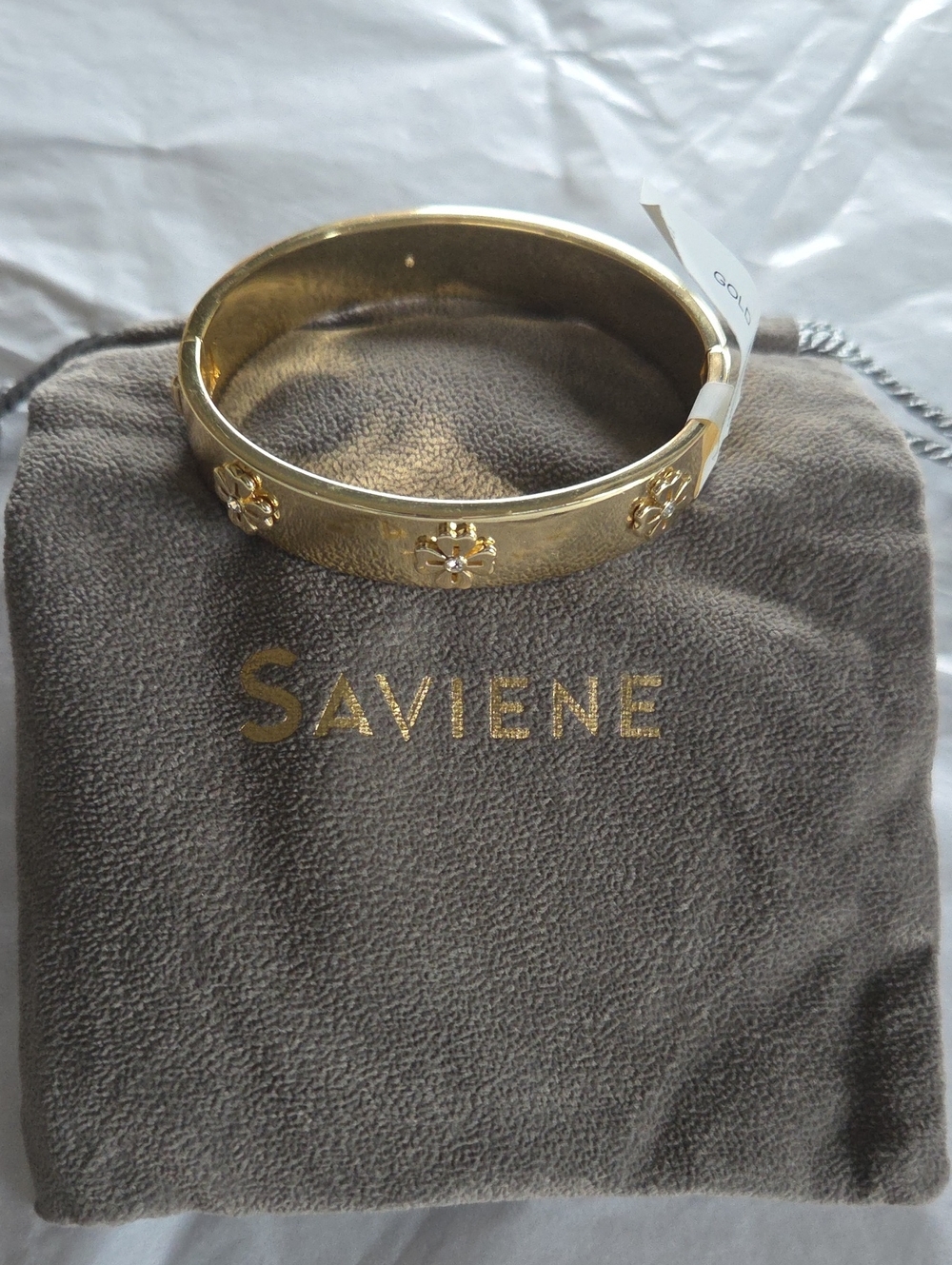 SAVIENE 18K Goldplated & Cubic Zirconia Clover Bangle - Picture 3 of 8